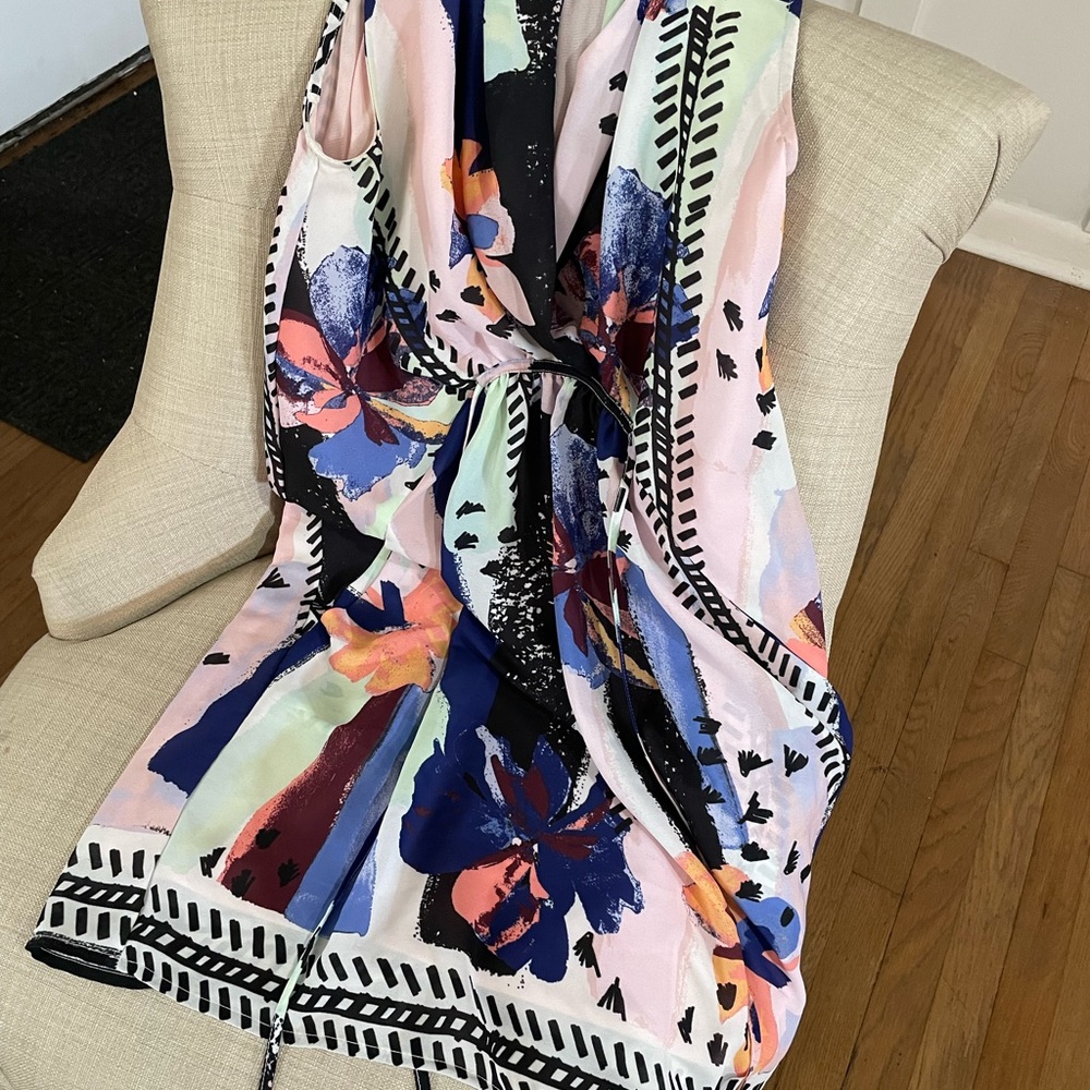 Multicolor sleeveless summer dress with tie string waist